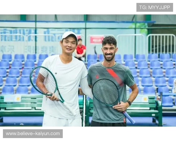 网球界最新动态：顶尖选手赛季表现与未来赛事展望